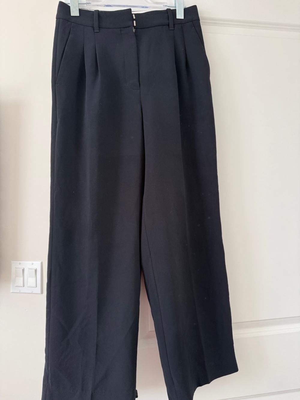 Women's Black Wide-Leg Pleated Trousers